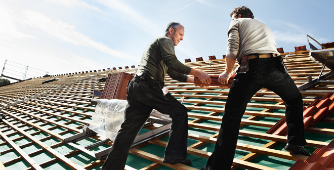 Arbeit auf Steildach