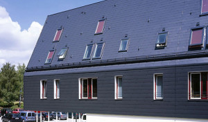 Doppeldeckung Faserzement Blauschwarz